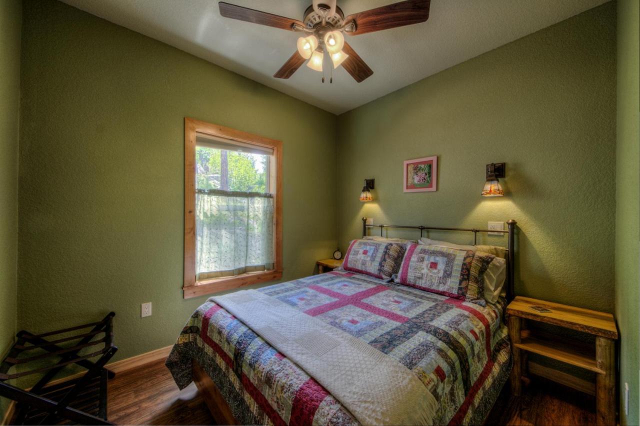 Vila Yak Ridge Cabins And Farmstead By Mount Rushmore Keystone Exteriér fotografie